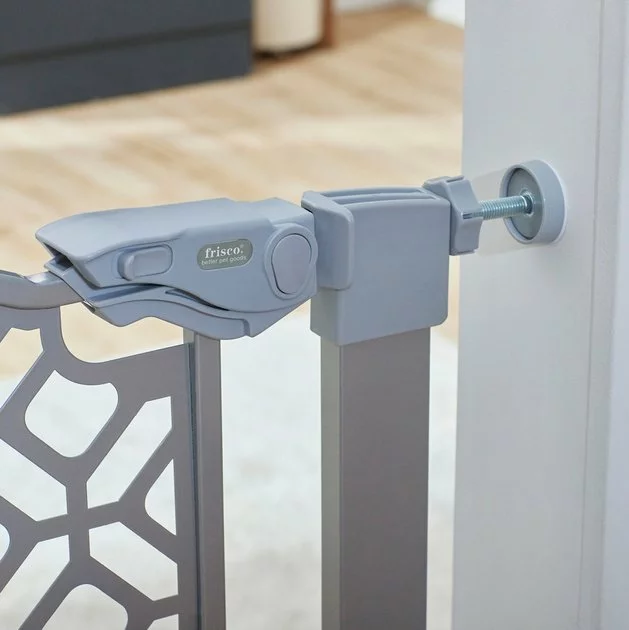 Frisco Metal Geometric Pattern Extra Tall Auto-close Dog Gate 6 Frisco Metal Geometric Pattern Extra Tall Auto-close Dog Gate - Image 4