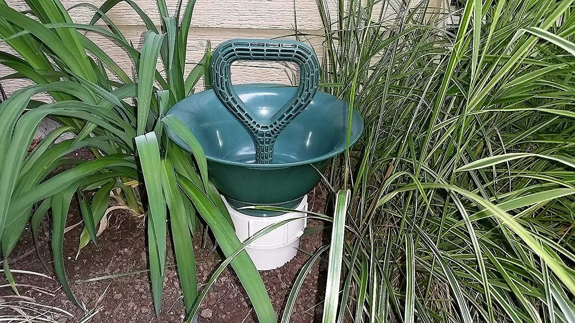 Doggie Doo Drain||Frisco Doggie Doo Drain Pet Waste Removal + Frisco Spring Action Foldable Scooper, Large 6 Doggie Doo Drain||Frisco Doggie Doo Drain Pet Waste Removal + Frisco Spring Action Foldable Scooper, Large - Image 4