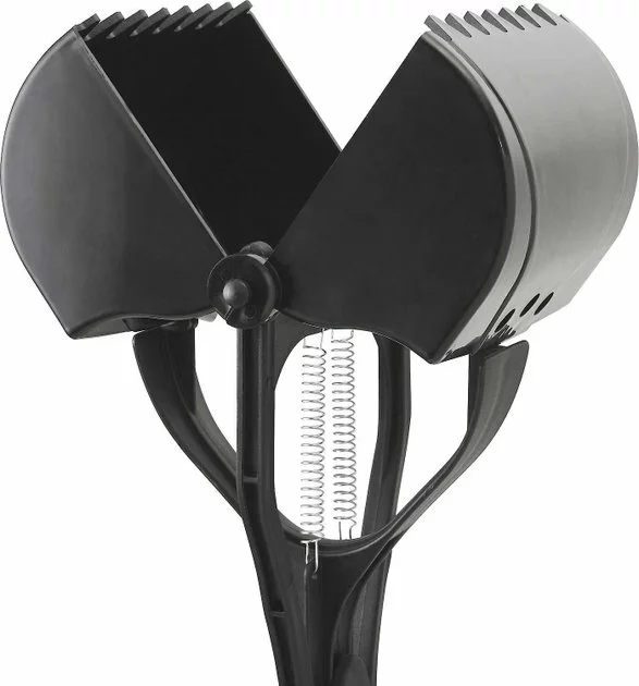 Frisco Spring Action Foldable Scooper, Large + Handle Dog Poop Bag, Scented, 120 count 6 Frisco Spring Action Foldable Scooper, Large + Handle Dog Poop Bag, Scented, 120 count - Image 4